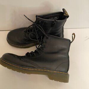 Dr. Martens Unisex Black Leather Boots Sz Youth Boys 4 / Girls 5 / EU 36 1460 J